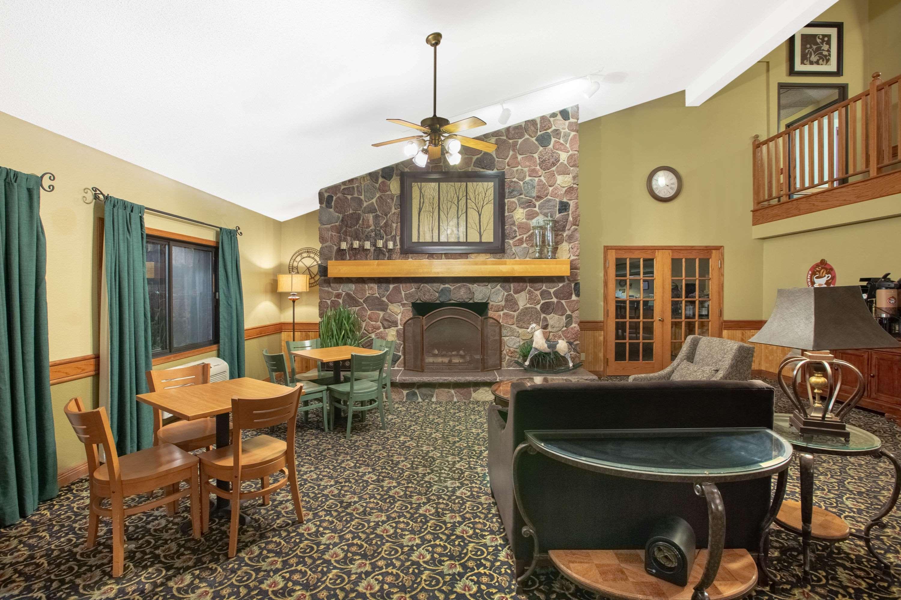 Americinn By Wyndham Kearney Extérieur photo