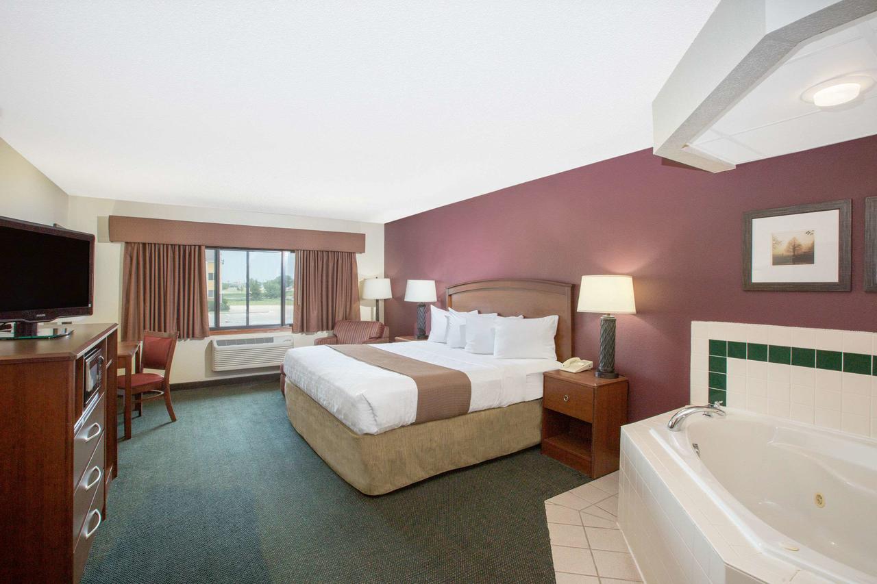 Americinn By Wyndham Kearney Extérieur photo